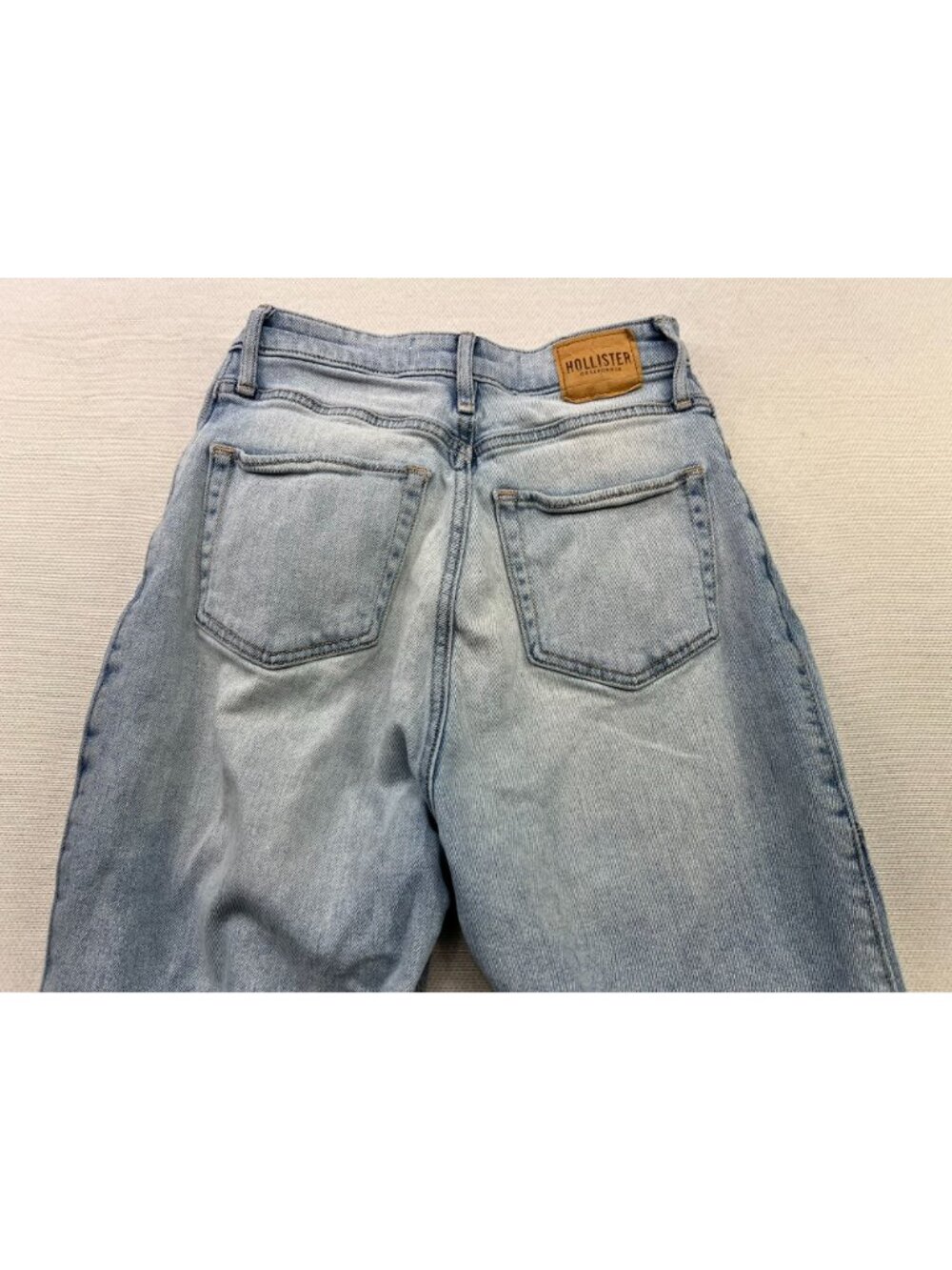 Hollister Women's Curvy Ultra High-Rise Dad Jeans Denim Size 3R Blue Light Wash - Picture 9 of 11
